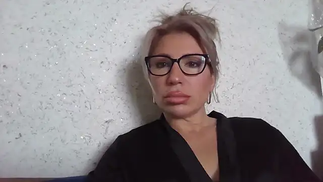 fox red lady7 online show from April 5, 2026, 8:32 am