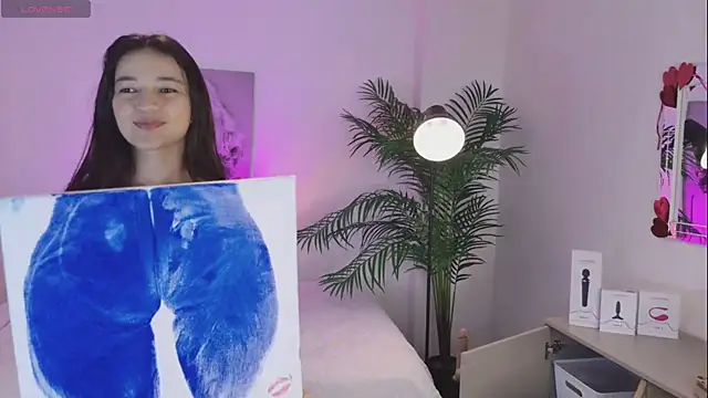 LUNAA    online show from March 24, 2026, 3:39 am