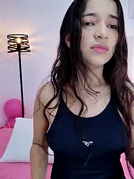 Snapshot of LUNAA___ chatting on October 3, 2025, 4:03 am LUNAA    online show from October 3, 2025, 4:03 am