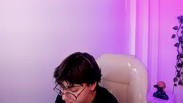 Nathaly ds online show from February 7, 2026, 7:22 pm