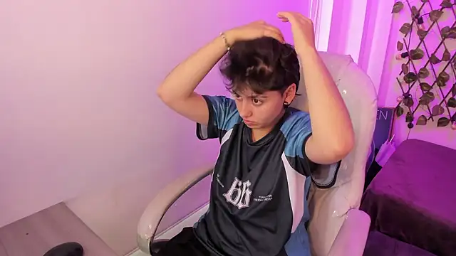 Nathaly ds online show from March 6, 2026, 7:31 pm