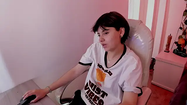 Nathaly ds online show from January 9, 2026, 6:59 pm