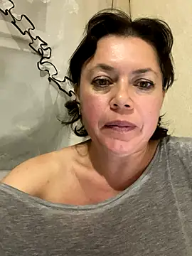 Snapshot of Kiravix chatting on September 18, 2025, 7:17 pm Kiravix online show from September 18, 2025, 7:17 pm