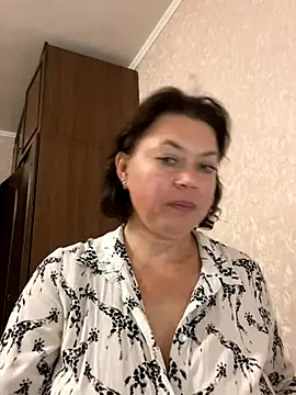 Snapshot of Kiravix chatting on October 9, 2025, 5:02 pm Kiravix online show from October 9, 2025, 5:02 pm