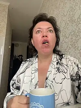 Kiravix online show from November 6, 2025, 6:50 am