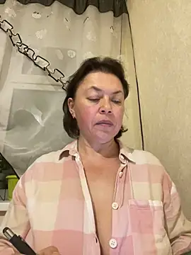 Snapshot of Kiravix chatting on September 29, 2025, 10:04 pm Kiravix online show from September 29, 2025, 10:04 pm