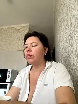 Snapshot of Kiravix chatting on October 21, 2025, 6:24 am Kiravix online show from October 21, 2025, 6:24 am