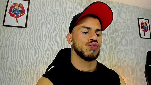 Snapshot of dylan_jacobx chatting on November 1, 2025, 1:01 am dylan jacobx online show from November 1, 2025, 1:01 am