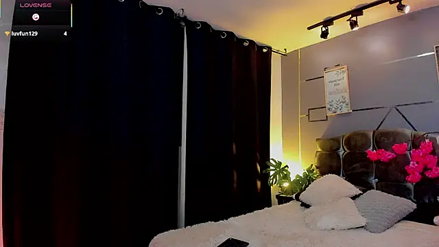 Snapshot of antonellastar24_ chatting on October 12, 2025, 5:42 am antonellastar24  online show from October 12, 2025, 5:42 am