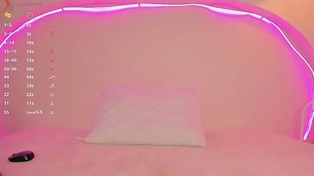 Snapshot of sweetluu_ chatting on October 4, 2025, 7:48 pm sweetluu  online show from October 4, 2025, 7:48 pm