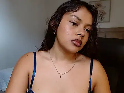 Snapshot of Mariannexoxx chatting on November 18, 2025, 7:39 pm Mariannexoxx online show from November 18, 2025, 7:39 pm