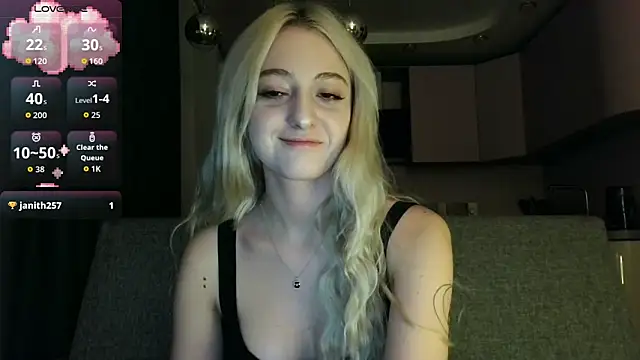 Snapshot of white_liillyy chatting on October 17, 2025, 6:53 pm white liillyy online show from October 17, 2025, 6:53 pm