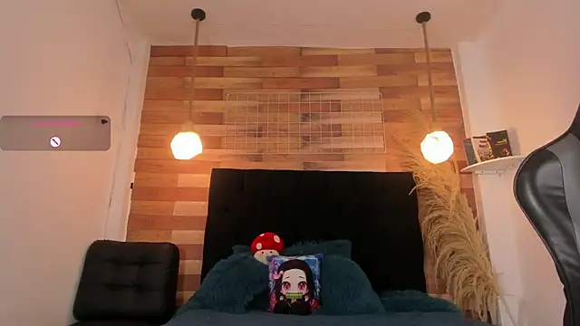 Snapshot of Emily_brown04 chatting on October 7, 2025, 11:33 am Emily brown04 online show from October 7, 2025, 11:33 am