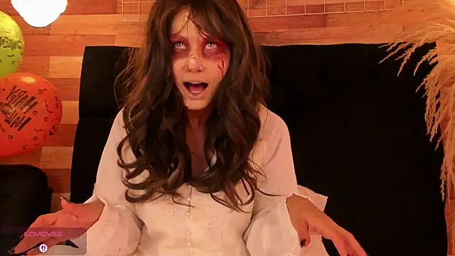 Snapshot of Emily_brown04 chatting on October 31, 2025, 11:18 am Emily brown04 online show from October 31, 2025, 11:18 am