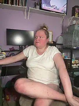 Snapshot of KadiSparkle chatting on September 18, 2025, 8:45 pm KadiSparkle online show from September 18, 2025, 8:45 pm