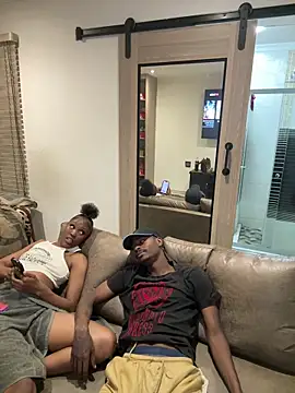 Snapshot of AllDayBbC chatting on September 19, 2025, 4:44 pm AllDayBbC online show from September 19, 2025, 4:44 pm