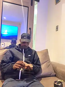 Snapshot of AllDayBbC chatting on October 16, 2025, 8:17 pm AllDayBbC online show from October 16, 2025, 8:17 pm