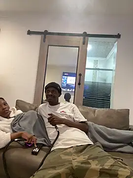 Snapshot of AllDayBbC chatting on October 18, 2025, 2:52 pm AllDayBbC online show from October 18, 2025, 2:52 pm