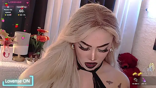 Snapshot of Your_valentina_goddess chatting on October 9, 2025, 9:48 pm Your valentina goddess online show from October 9, 2025, 9:48 pm