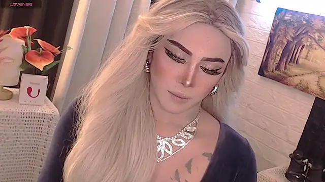 Snapshot of Your_valentina_goddess chatting on September 19, 2025, 2:59 am Your valentina goddess online show from September 19, 2025, 2:59 am