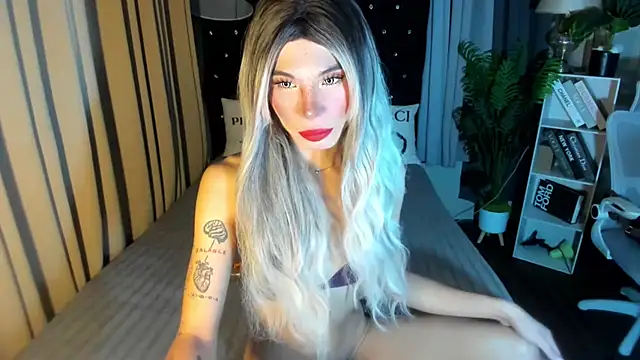 Snapshot of samantha_fox8 chatting on October 10, 2025, 12:33 am samantha fox8 online show from October 10, 2025, 12:33 am