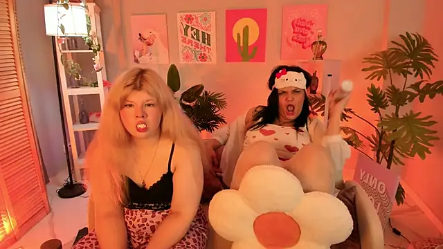 Snapshot of LilithNelson chatting on October 10, 2025, 4:24 am LilithNelson online show from October 10, 2025, 4:24 am