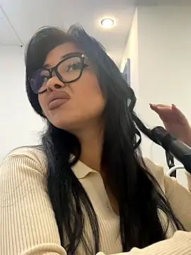 Mia stepMOM online show from September 14, 2025, 5:52 am