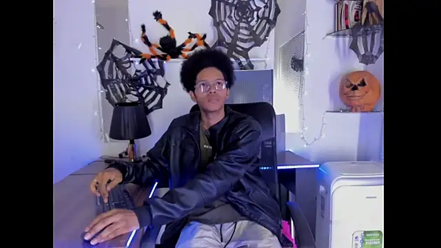 Snapshot of DEAMOL chatting on October 17, 2025, 4:27 am DEAMOL online show from October 17, 2025, 4:27 am