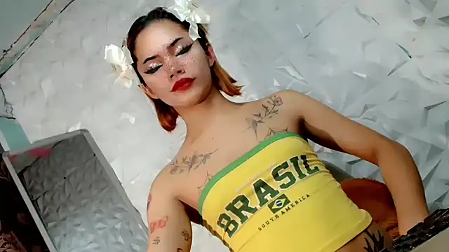 Snapshot of hugecockbabe chatting on October 10, 2025, 8:37 am hugecockbabe online show from October 10, 2025, 8:37 am