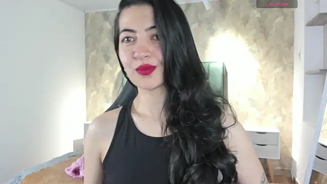 Saya Amaretto1 online show from November 4, 2025, 7:06 pm