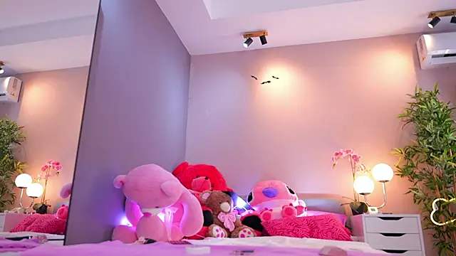 Snapshot of Vesya chatting on October 4, 2025, 6:48 am Vesya online show from October 4, 2025, 6:48 am