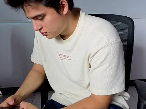 invincible200 online show from October 13, 2025, 1:34 pm