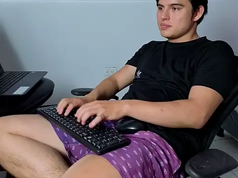 invincible200 online show from October 19, 2025, 2:31 pm