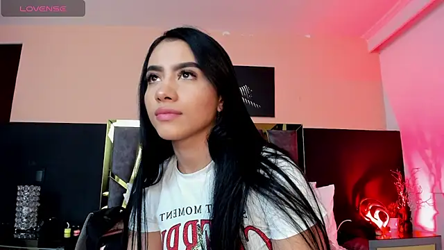 Snapshot of ScarletTorres chatting on November 5, 2025, 6:33 pm ScarletTorres online show from November 5, 2025, 6:33 pm