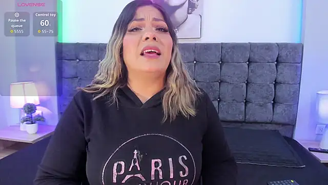 Snapshot of isabella_horney_ chatting on October 11, 2025, 7:59 pm isabella horney online show from October 11, 2025, 7:59 pm