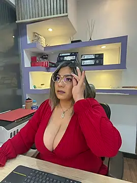 isabella horney  online show from May 24, 2026, 12:05 pm
