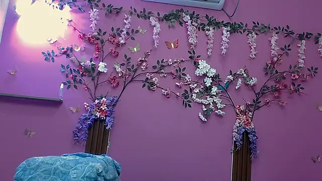 Snapshot of skinnybarbie022 chatting on September 21, 2025, 1:22 am skinnybarbie022 online show from September 21, 2025, 1:22 am