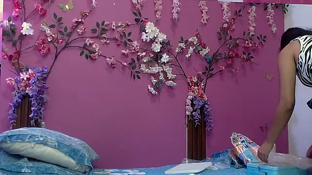 skinnybarbie022 online show from January 8, 2026, 11:44 pm