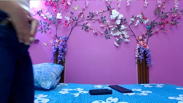 skinnybarbie022 online show from March 4, 2026, 12:40 am