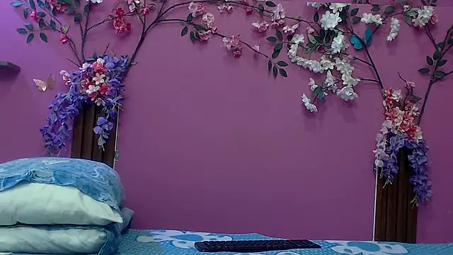 Snapshot of skinnybarbie022 chatting on October 25, 2025, 1:05 am skinnybarbie022 online show from October 25, 2025, 1:05 am