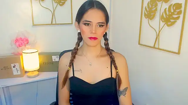 Snapshot of xPrecuioseChesca chatting on October 11, 2025, 12:44 am xPrecuioseChesca online show from October 11, 2025, 12:44 am