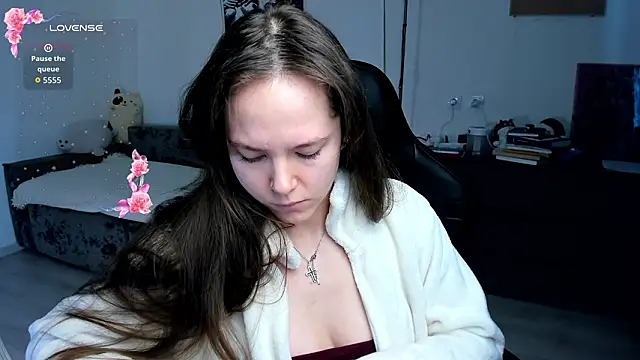 cute little ass online show from March 2, 2026, 12:12 pm