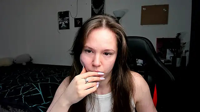 cute little ass online show from February 23, 2026, 2:35 am