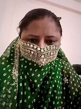 Snapshot of Sexey-Rani chatting on October 7, 2025, 2:18 pm Sexey-Rani online show from October 7, 2025, 2:18 pm