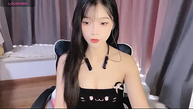 Cicicici-cc online show from October 28, 2025, 2:34 am