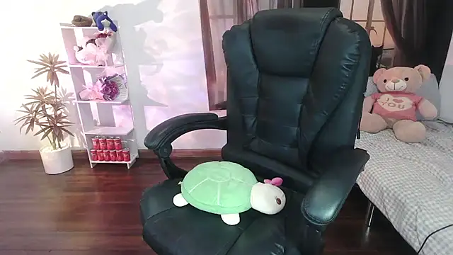 Snapshot of Suzie_Wet_Cave chatting on September 21, 2025, 12:32 pm Suzie Wet Cave online show from September 21, 2025, 12:32 pm