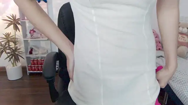 Snapshot of Suzie_Wet_Cave chatting on October 1, 2025, 12:31 pm Suzie Wet Cave online show from October 1, 2025, 12:31 pm