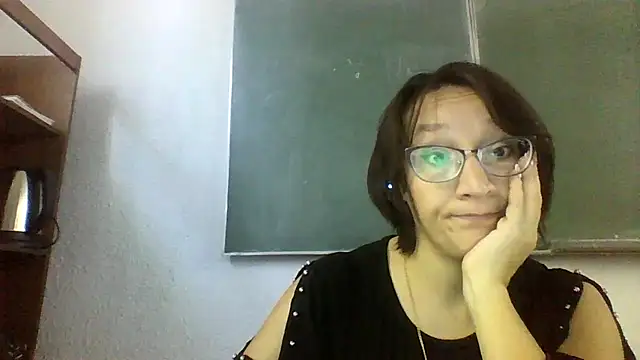 Snapshot of Moon_Janis chatting on September 18, 2025, 5:32 am Moon Janis online show from September 18, 2025, 5:32 am