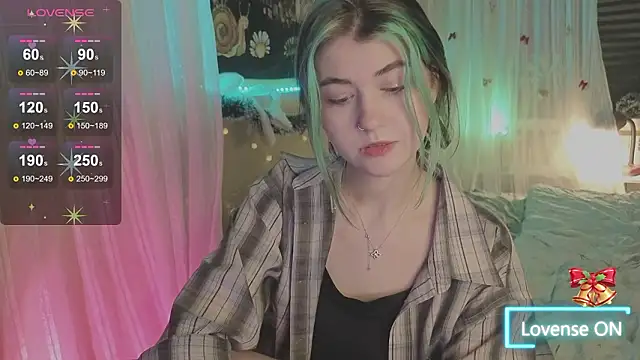 Snapshot of Miko_Meow chatting on February 1, 2026, 4:05 pm Miko Meow online show from February 1, 2026, 4:05 pm