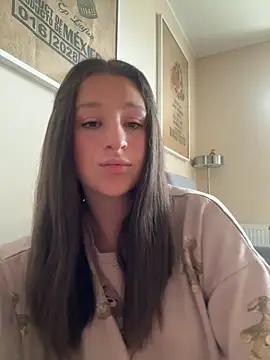 Keri Clark online show from September 23, 2025, 11:28 am